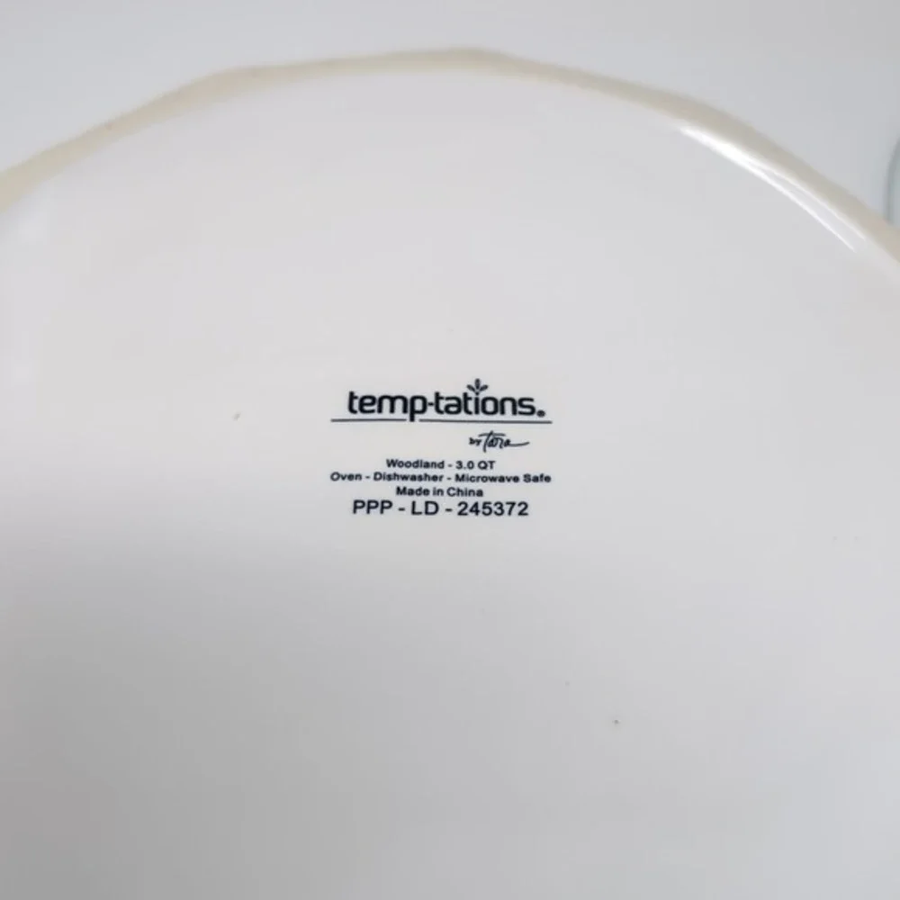 Temp-tations‎ Ovenware Woodland 3-Quart White Ceramic Baker with Glass Lid